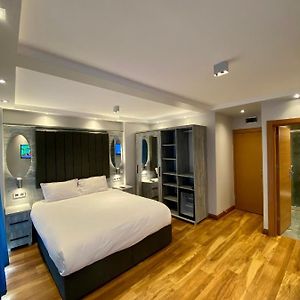 Kamer met een Queen Size Bed